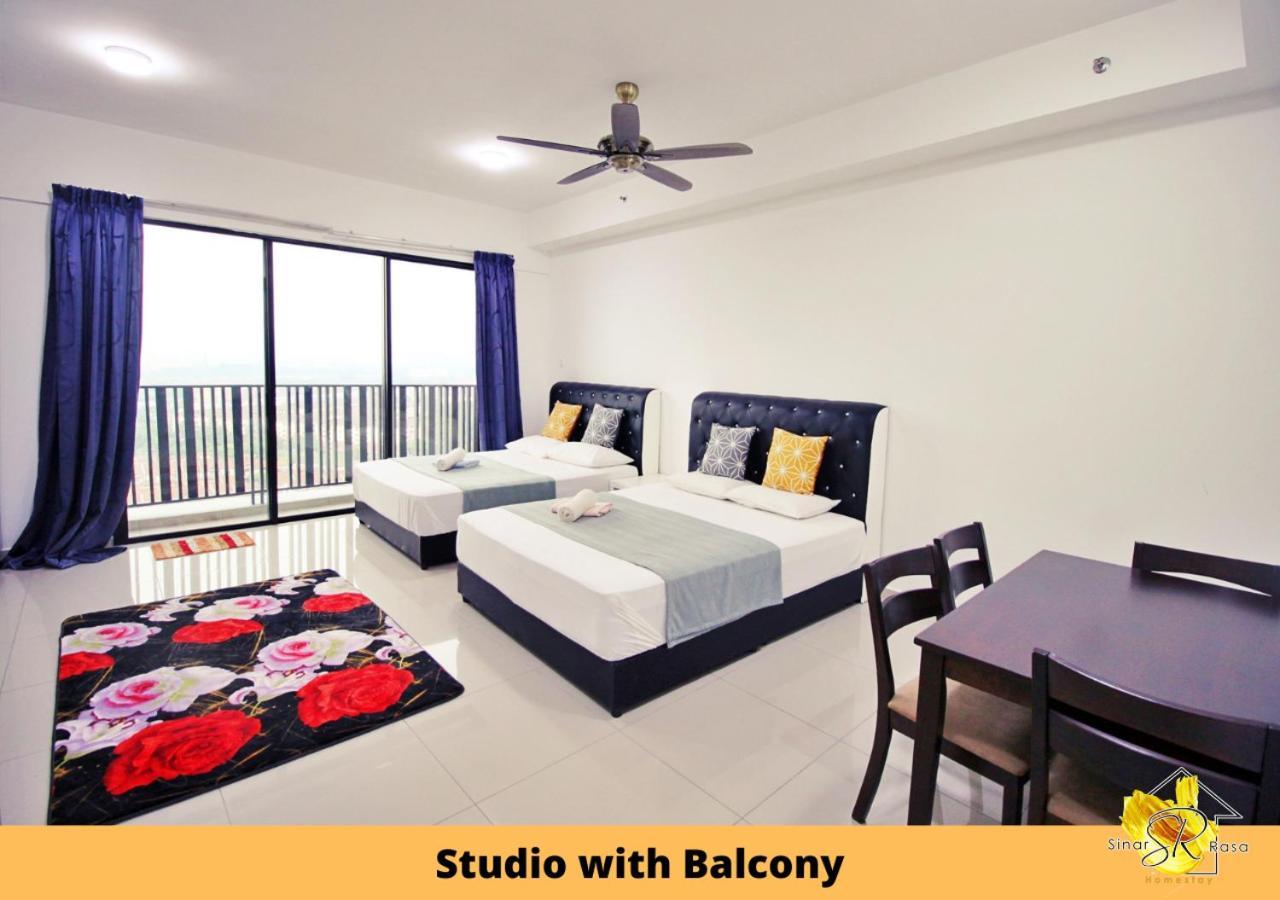 Sinar Rasa Homestay At I-Soho, I-City Shah Alam Exterior photo Studio with Balcony